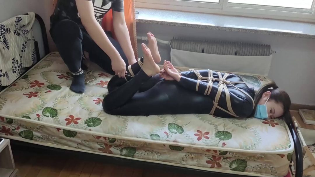 语希 捆绑体验 欧式分腿驷马-8