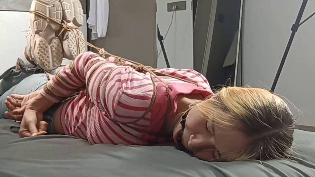 西域长腿维族美女的绳艺风情第二季-7