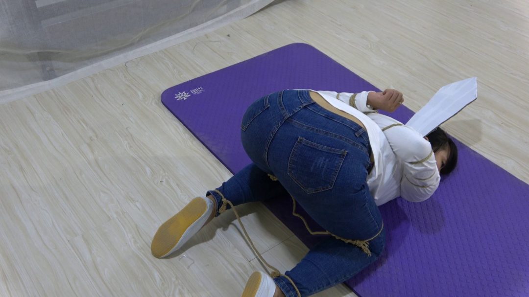 定拍体型丰满的妹子-5