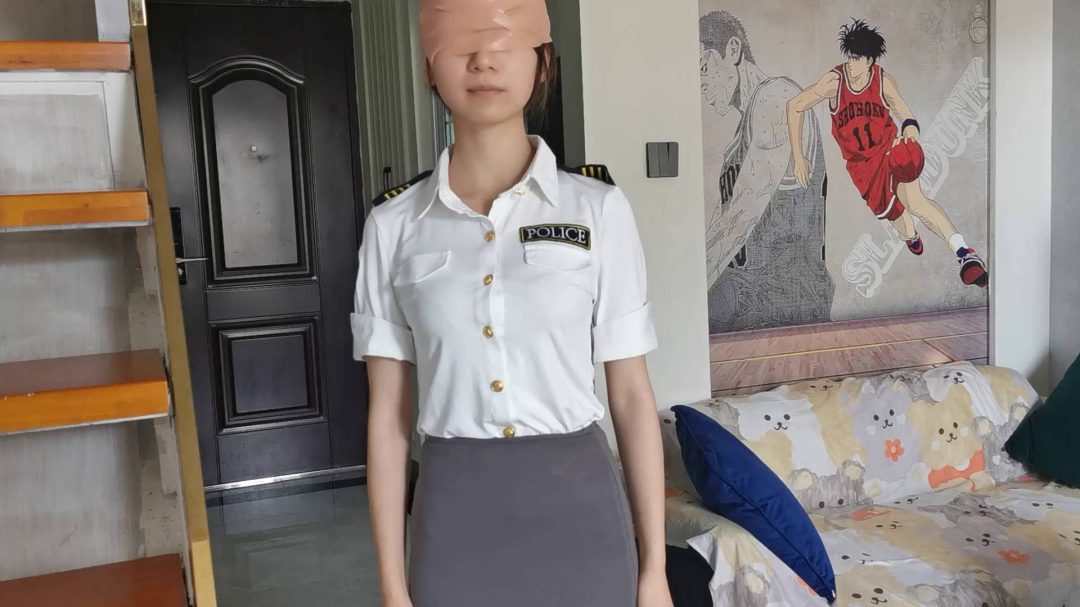 小圆直臂驷马蒙眼堵嘴放置-1