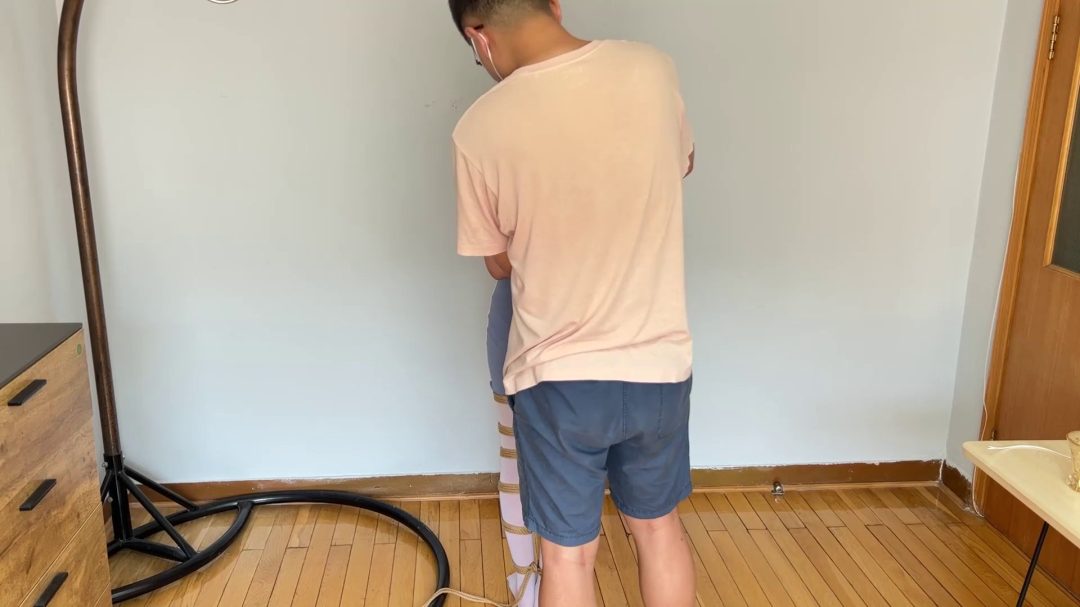 超级吊缚下的妹子直接无法呼吸到气绝-3