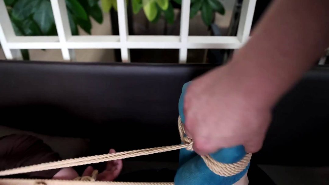 勇敢的家庭主妇第一季，极限捆绑、勒头驷马-6