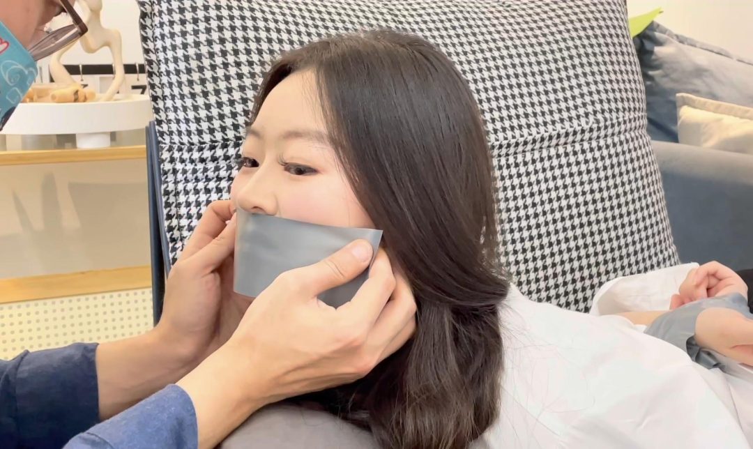 【缚艺录】【小困】双椅子的胶带捆绑-2