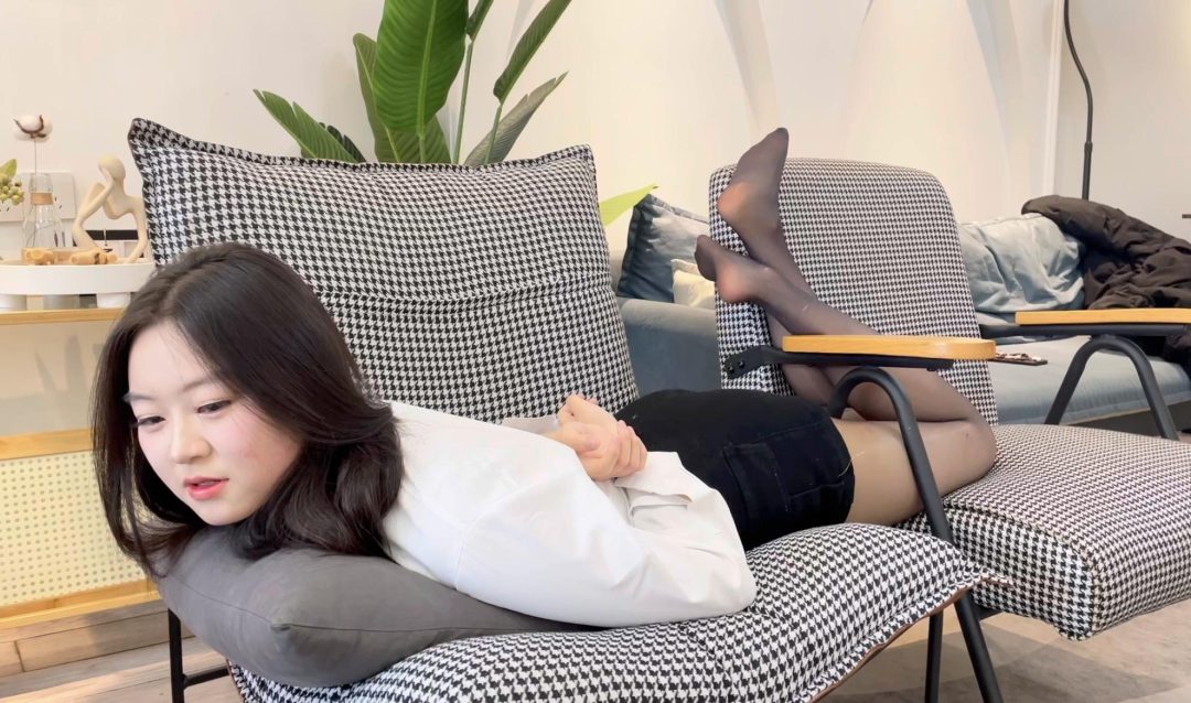 【缚艺录】【小困】双椅子的胶带捆绑-1