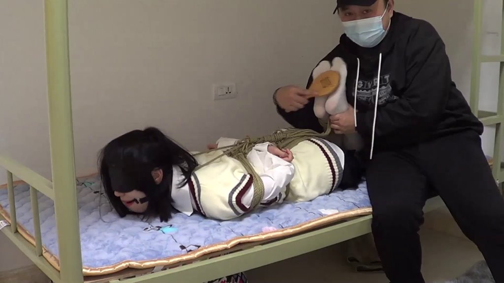 定拍00后美女红豆妹子的捆绑调教-8