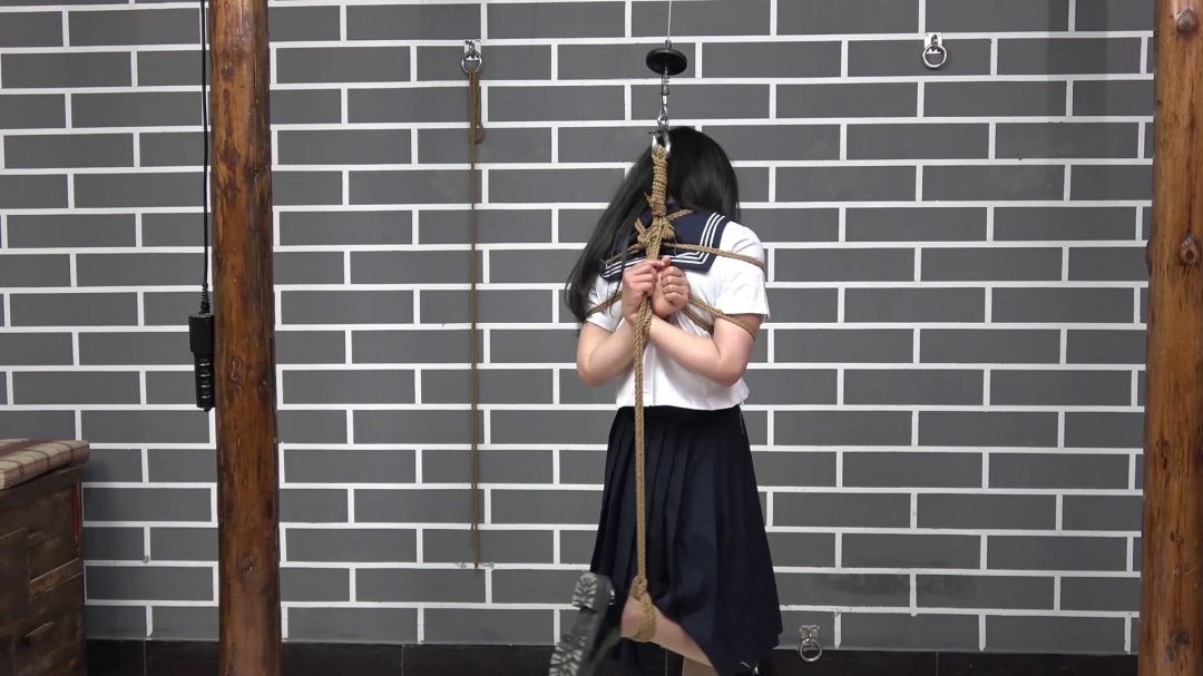 985女大学生绳模之路-7