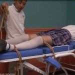 【网恋的陷阱】痴情女孩三年网恋见面未想到落入大叔圈套陷阱遭受各种捆绑挠痒蹦蹦玩弄