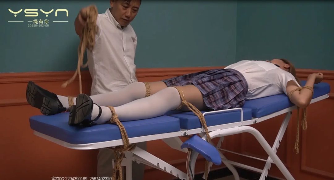 【网恋的陷阱】痴情女孩三年网恋见面未想到落入大叔圈套陷阱遭受各种捆绑挠痒蹦蹦玩弄-3