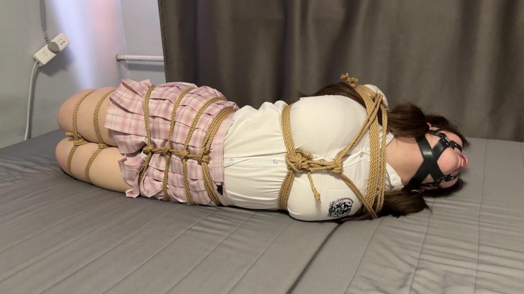 素人妹妹的超紧暴杀驷马！白短袜马具口球堵嘴-8