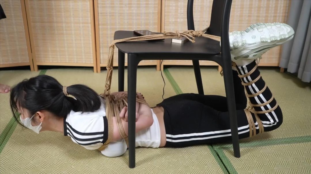 嗷嗷-运动服，多场景折磨虐待，电击掰腿不停-2