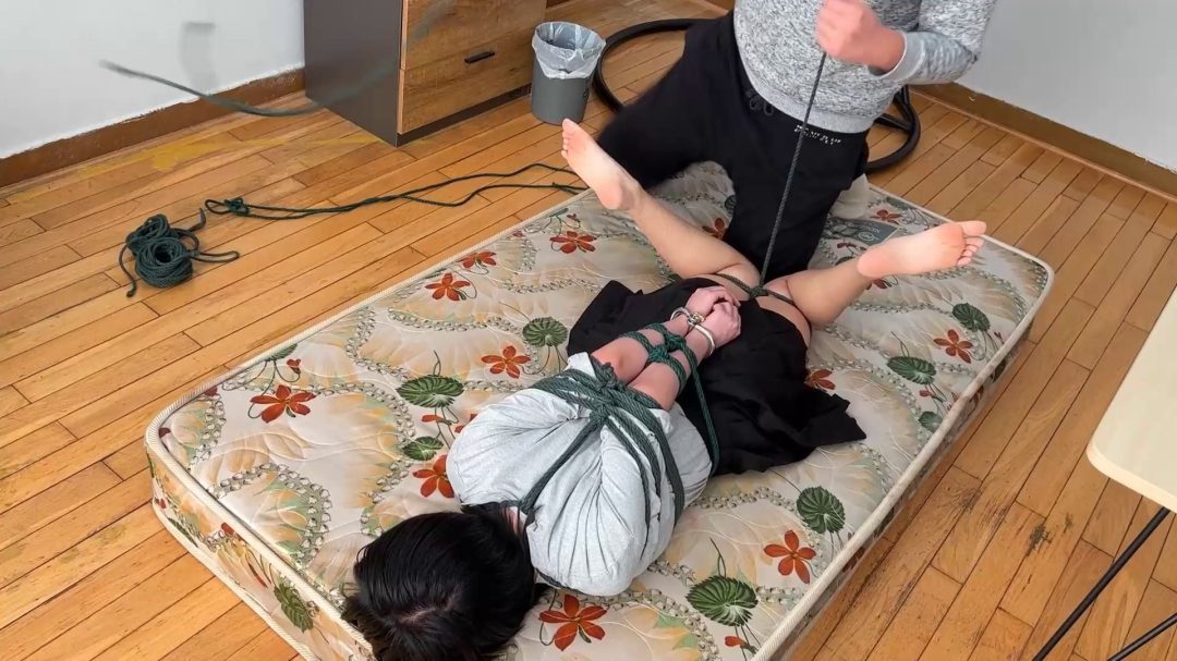 美琪暴力驷马-3