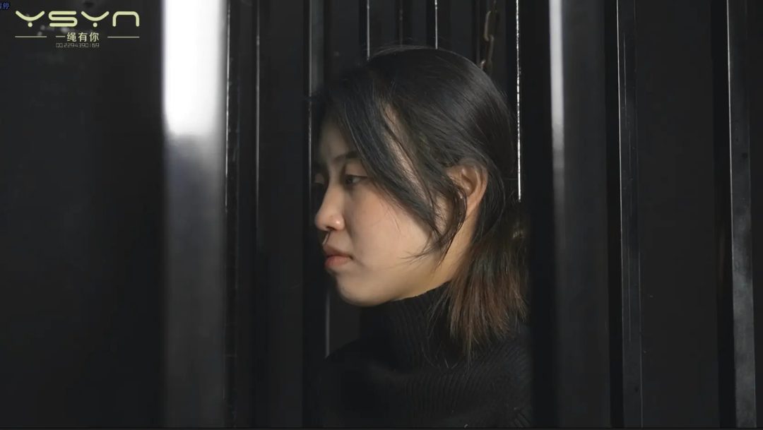 【雪域女死囚】被包养的女经理因伤人入监审讯惩罚判决临刑前模拟捆绑驷马后雪地五花大绑-9