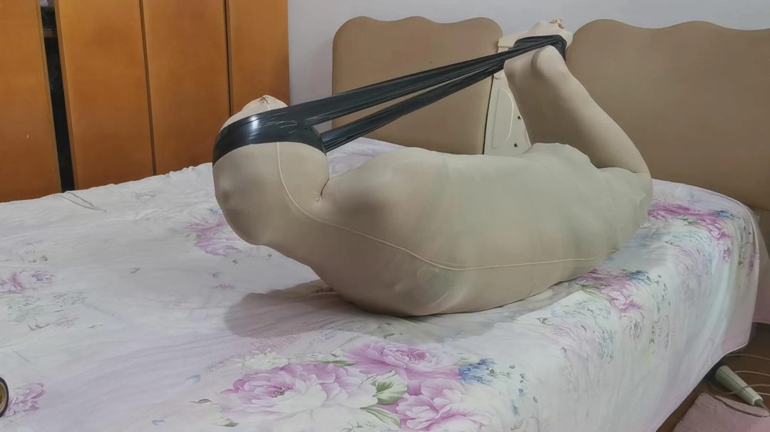 多层丝包极限拉扯弓形驷马、强行固定强制、负压泵+电击、蹂躏到虚脱-1