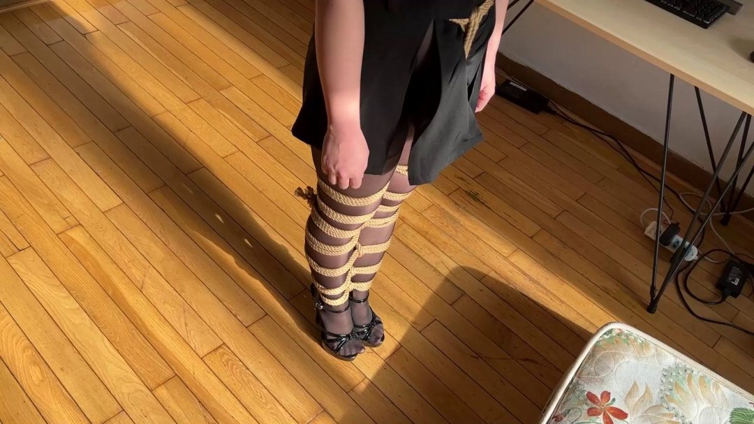 西悦妹子黑丝爆杀驷马 堵嘴-4