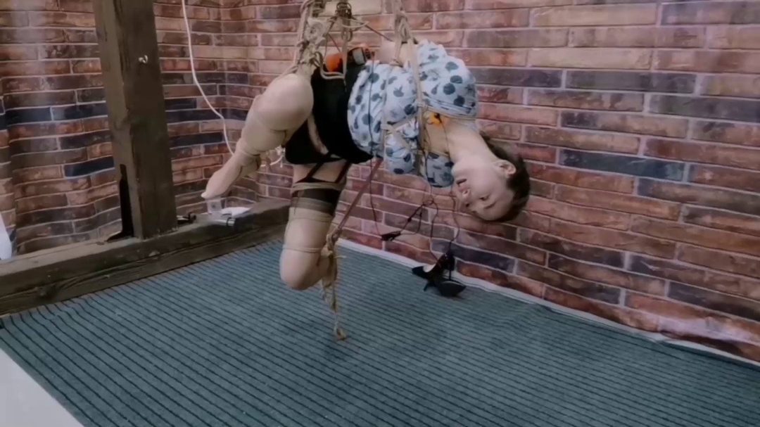 雅思吊缚电击-3