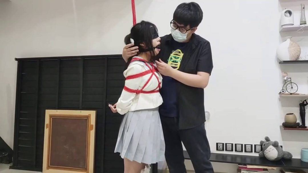 约绑18岁小女生松子，小话痨一个-5