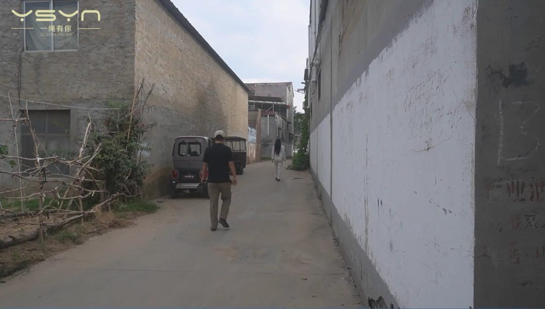 【堕落的代价】林晓家境贫寒陷入诱惑交易暴露便衣抓捕审房审讯坦白真相法庭审判绝望宣判执行J刑生命终结-4