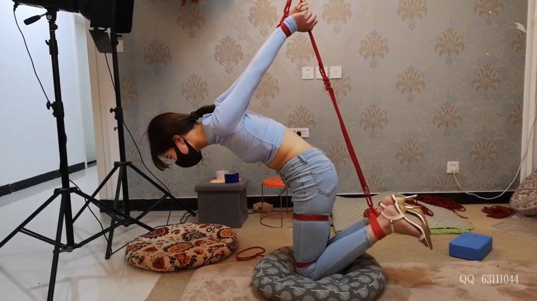 杨蕊 牛仔裤紧缚的 诱惑-8