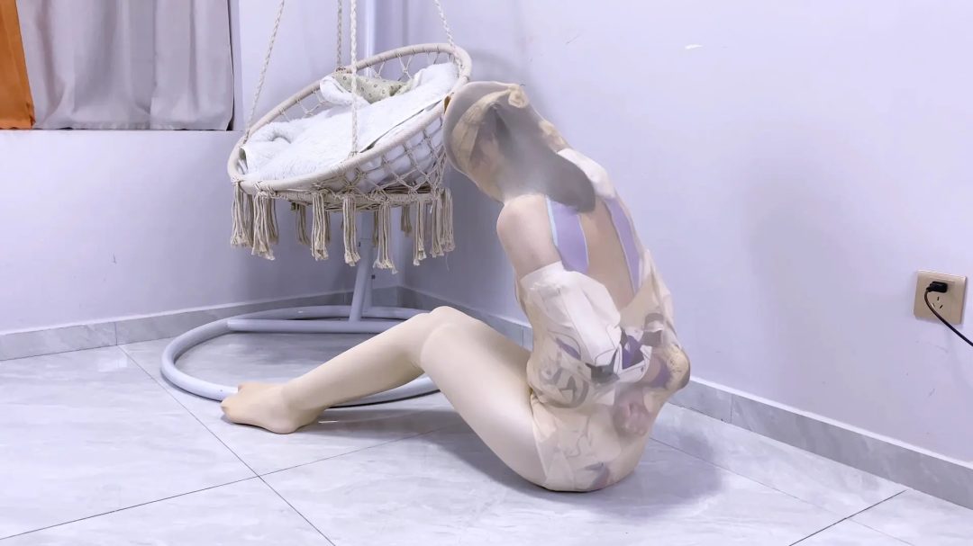 【嗷大喵】-《全包束缚》-小乔时之魔女c服被入室捂晕,丝袜捆绑,驷马挣扎,tk,白丝脚,被连续三层丝袜全包,附全包全过程,丝袜堵嘴,全包放置挣扎等等-7