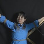 身着五四装的留洋女学生被抓刑房受尽吊打木马绳索勒腰老虎凳扎脚心绞死