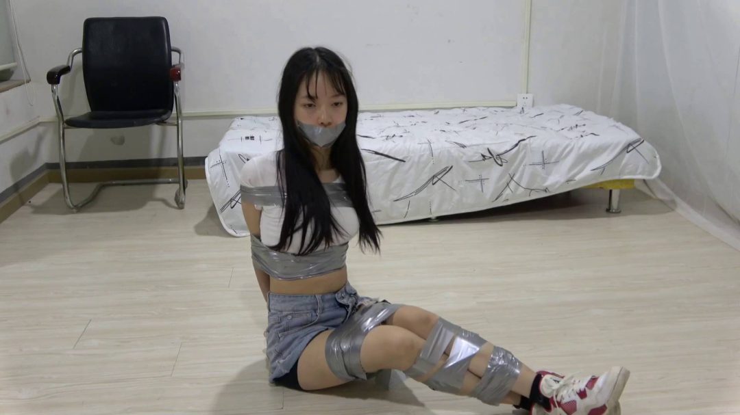 珊珊被入室抢劫紧缚捆绑-7