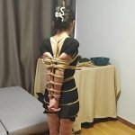 约绑清纯小妹直臂蛇缚超紧驷马裸足勒住脚趾口球堵嘴