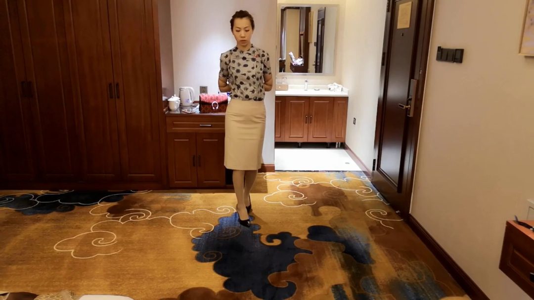 空姐五花紧缚 超大口球堵驷马-3