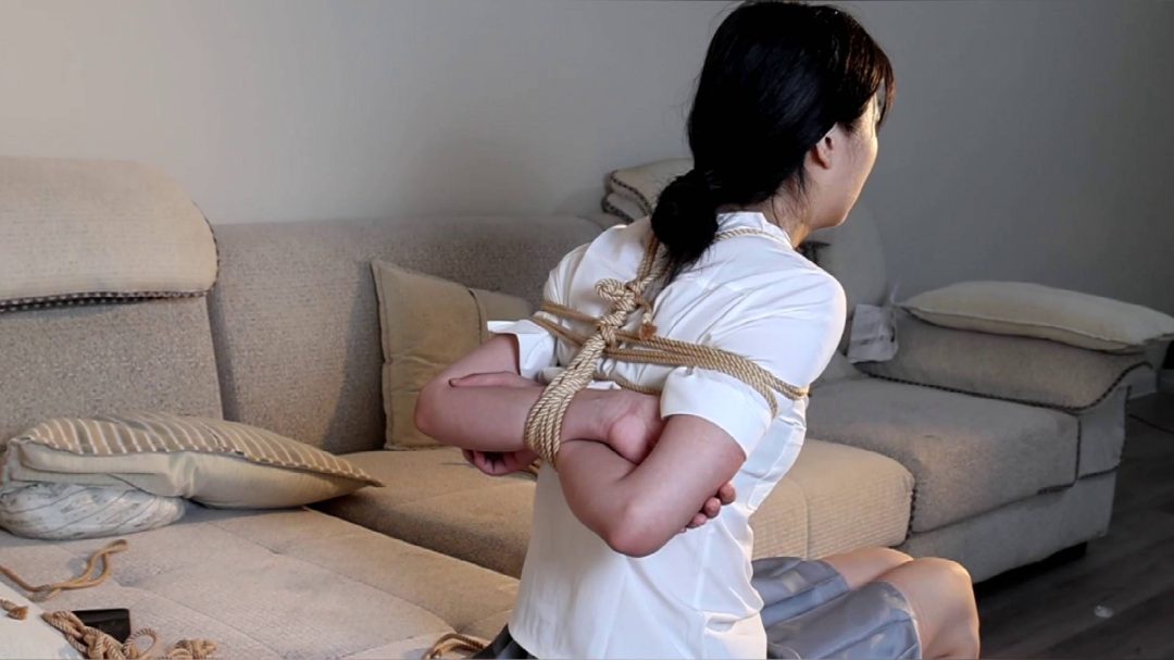 大眼睛长腿美眉阿晨的悲催兼职第二季-2