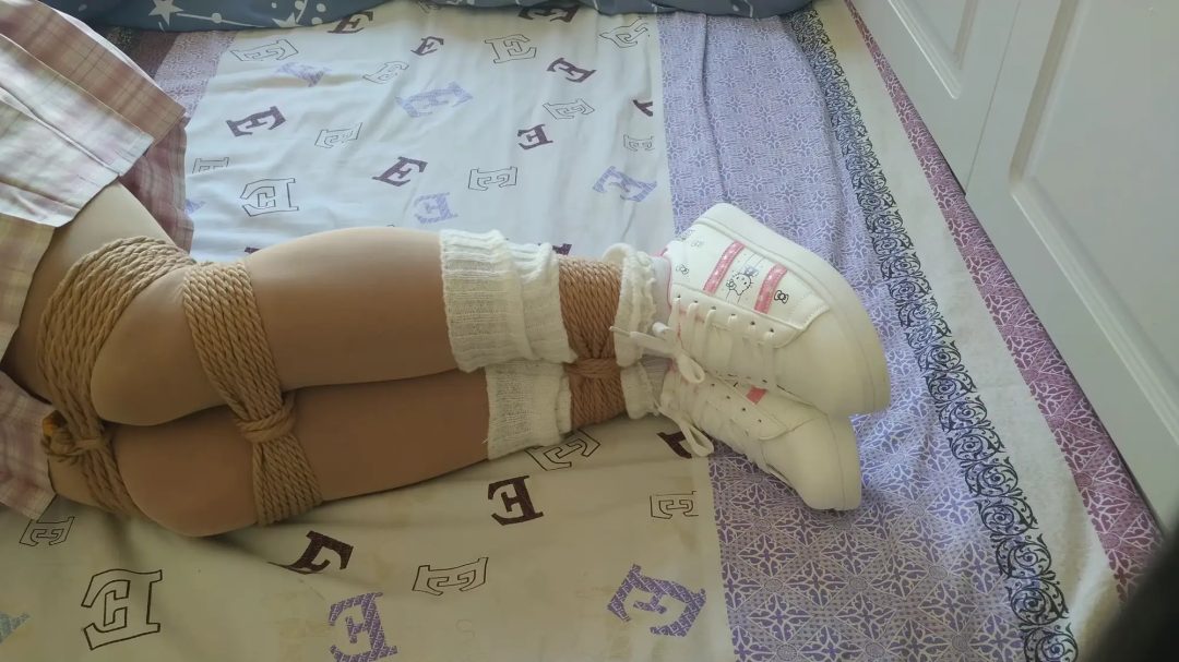 新鲜的小白鞋-1