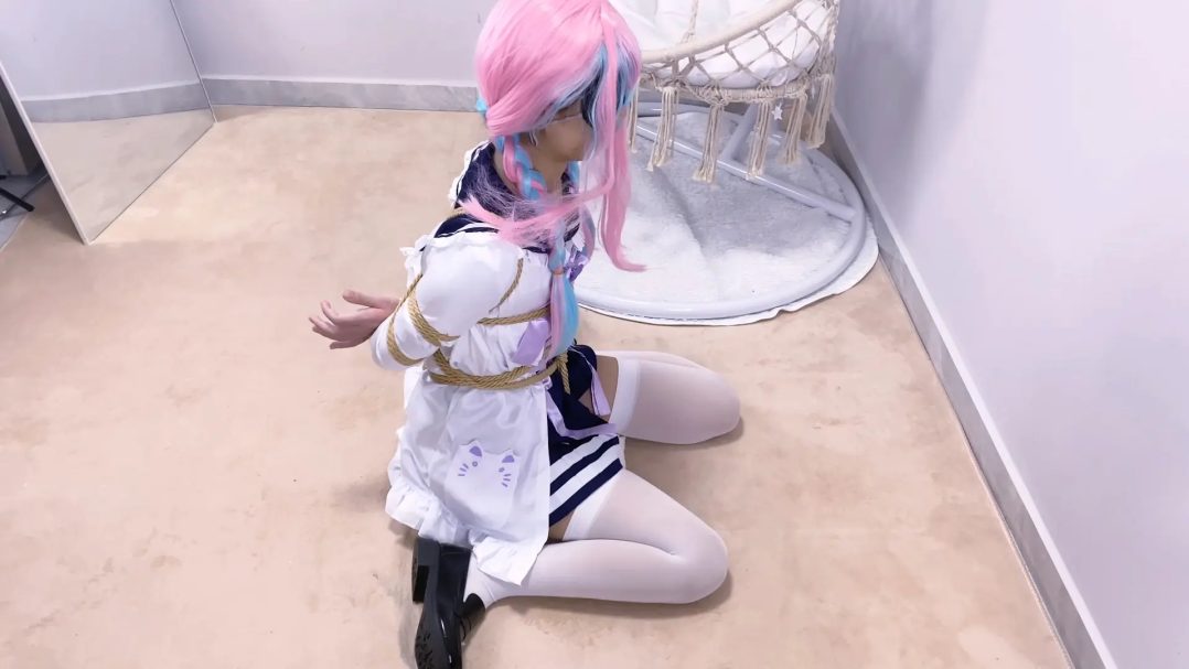 《路崽日记》-凑阿库娅cos+胸缚+龟缚甲+日式捆绑+鸭子坐+跪缚+口塞进出并戴入+椅子缚+M开腿捆+口水不止+跪坐花絮等等-9