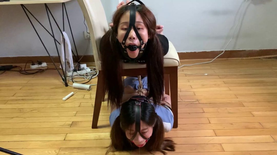 双妹驷马 双人裸足超紧缚放置 堵嘴-7