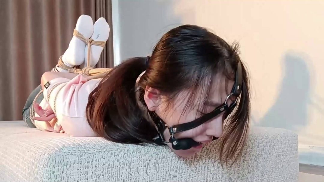 眼镜学姐文静捆绑游戏第四季-1