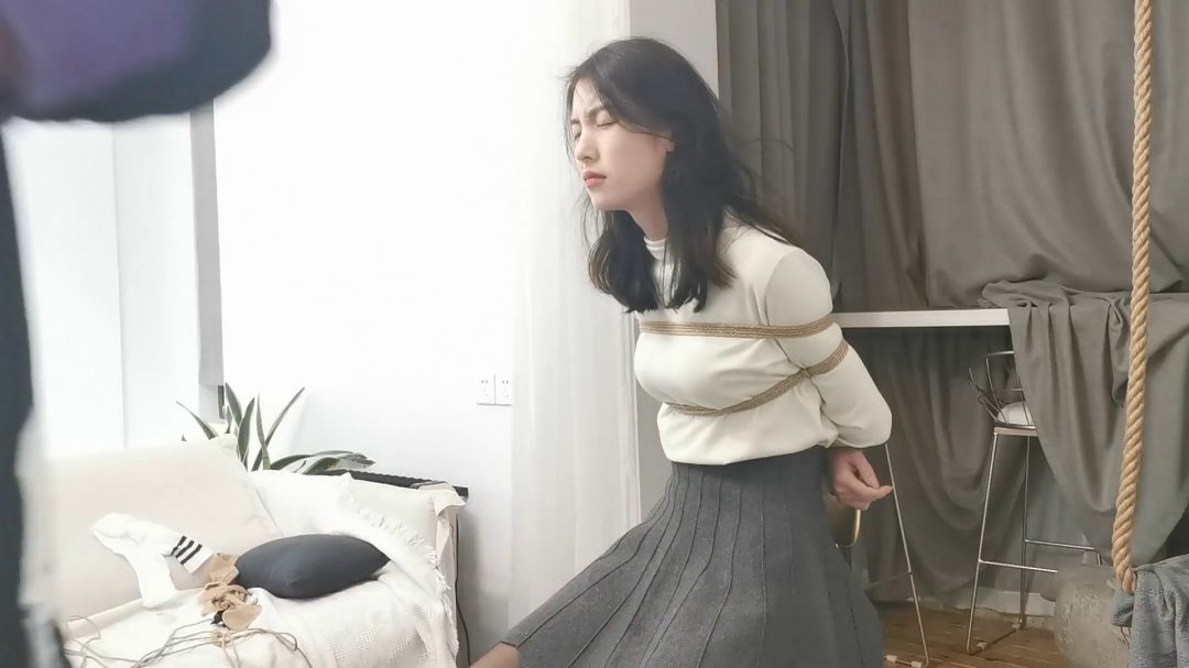 定拍莞尔OL装黑丝多种方式堵嘴-8