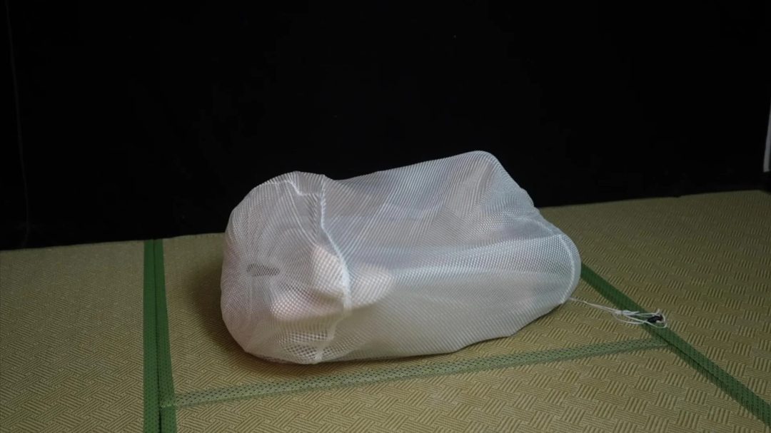 嗷嗷-一种很新的包裹方式！渔网，棉被，麻袋-3