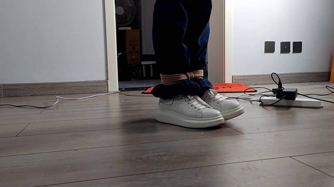 妞妞小白鞋牛仔裤第一季-7