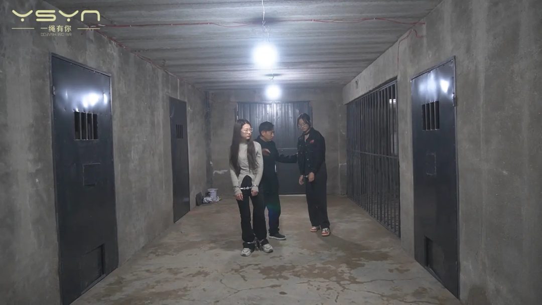【牢房里的女孩】唐妤汐、苏禾两个漂亮大学生因打架伤害罪被审讯供认不讳劳教一直戴上手铐脚镣的点点滴滴-3