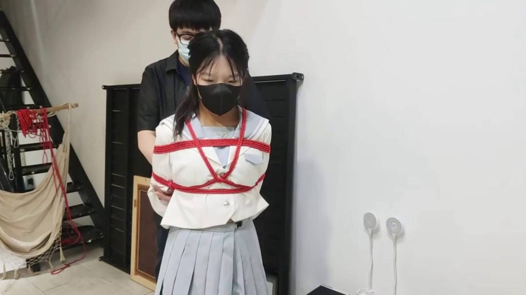 约绑18岁小女生松子，小话痨一个-3