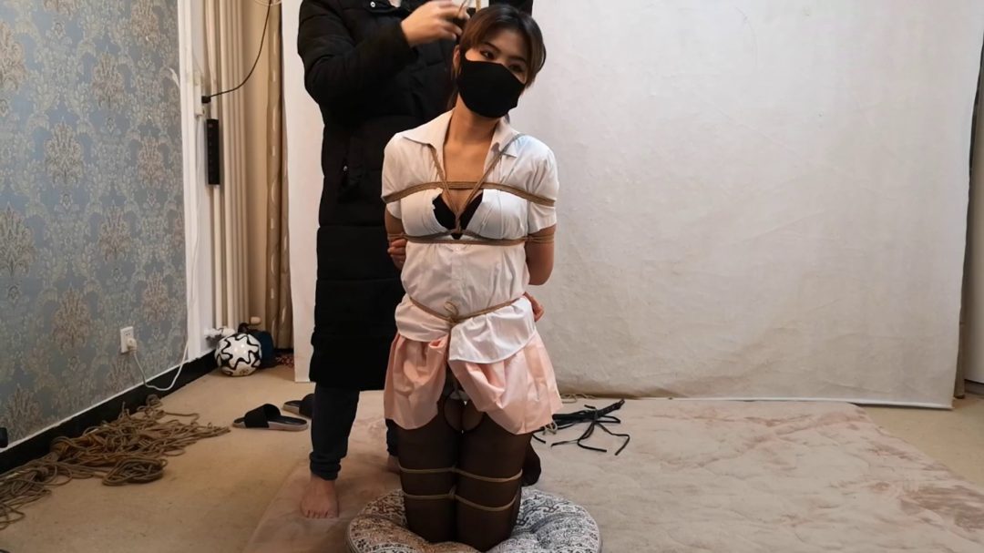 短发的佳倩 跪地股绳驷马-6