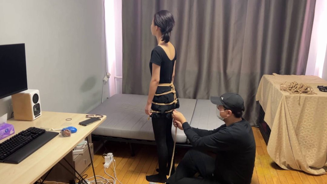 并肘蛇缚驷马黑丝舞蹈服小妹-2