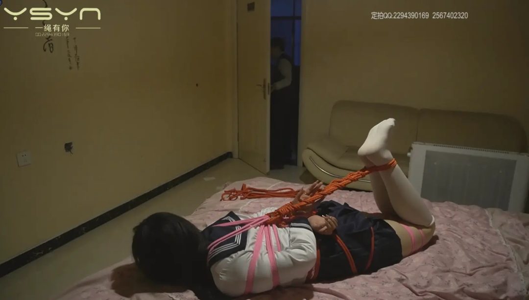 水手服小美女刚进家门被劫匪捂晕各种全身紧敷捆绑挠痒痒玩弄一番她能否逃脱？-10