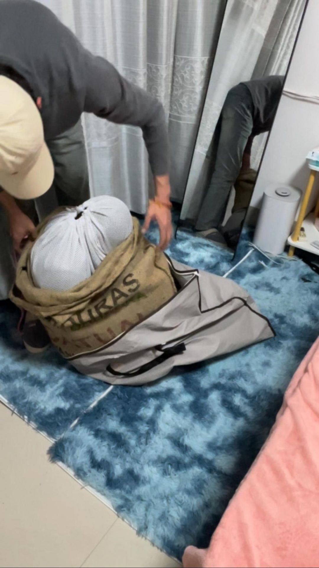 豹纹黑丝，红底高跟，三重各种袋子，麻袋行李袋放置-6