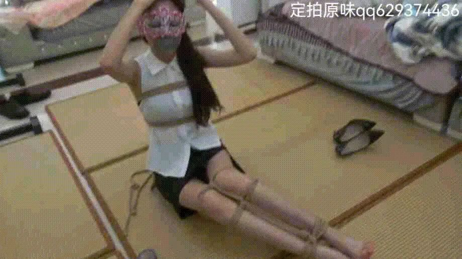 【青歌】定拍 入室玩弄长腿白领 强迫挠痒痒 原味堵嘴自缚 吊起来露出腋窝狂挠-3 【青歌】定拍 入室玩弄长腿白领 强迫挠痒痒 原味堵嘴自缚 吊起来露出腋窝狂挠-3