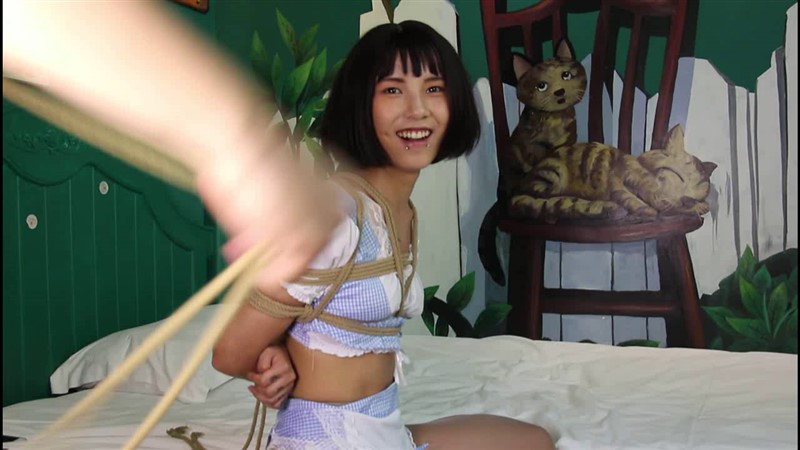 二次元妹子捆绑体验！挣扎扭动吊缚玩弄丝袜美腿-3