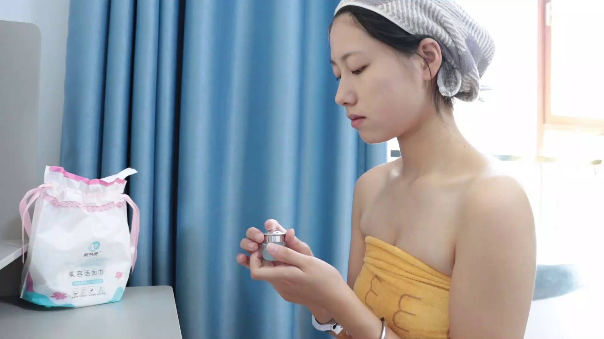 40845c0509fd8258ac09c1d84c6ef0ca-1