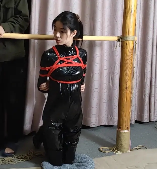 妍妍 被俘获的胶衣搜查官-4