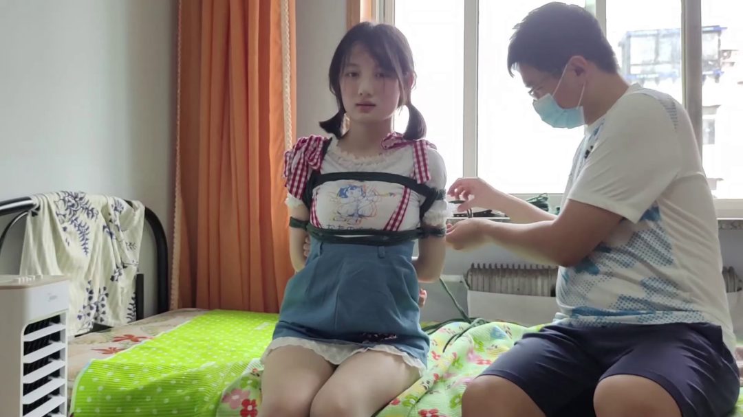 晴语 分腿驷马紧缚 马具口球堵嘴-8