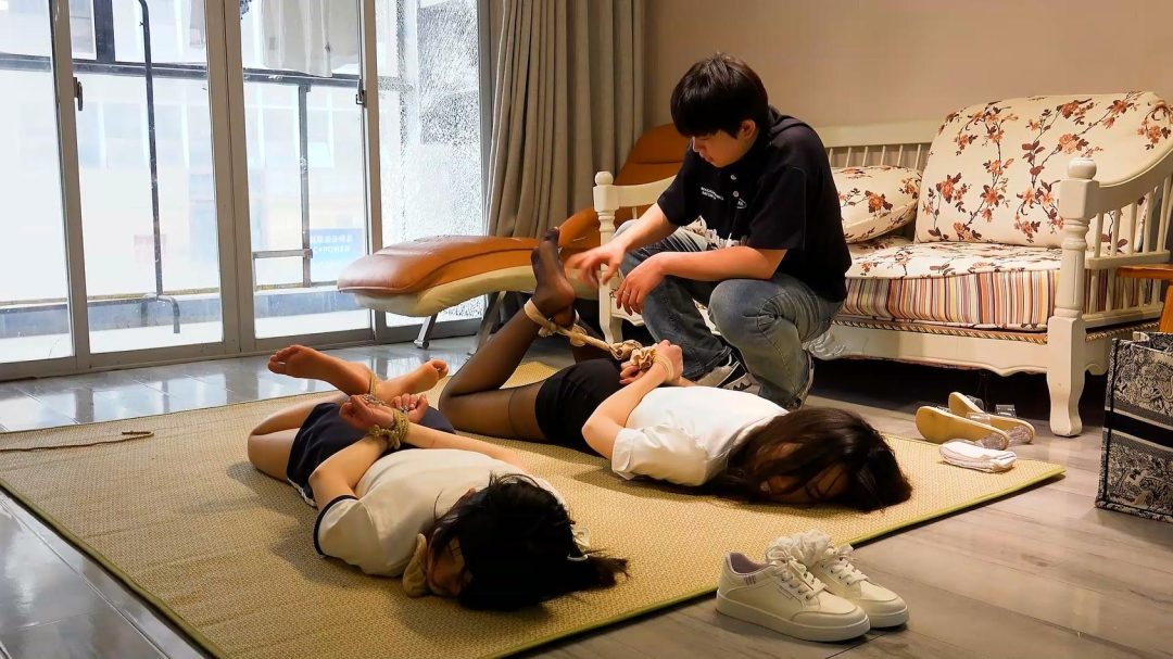 定拍 妍如朵朵 师生恩怨 捂晕 捆绑 TK挠痒 原味堵嘴 口球口水-3