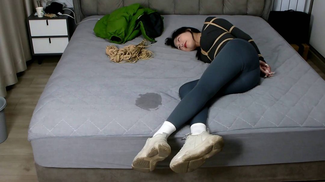 晴子很卖力的驷马挣扎第一季-2