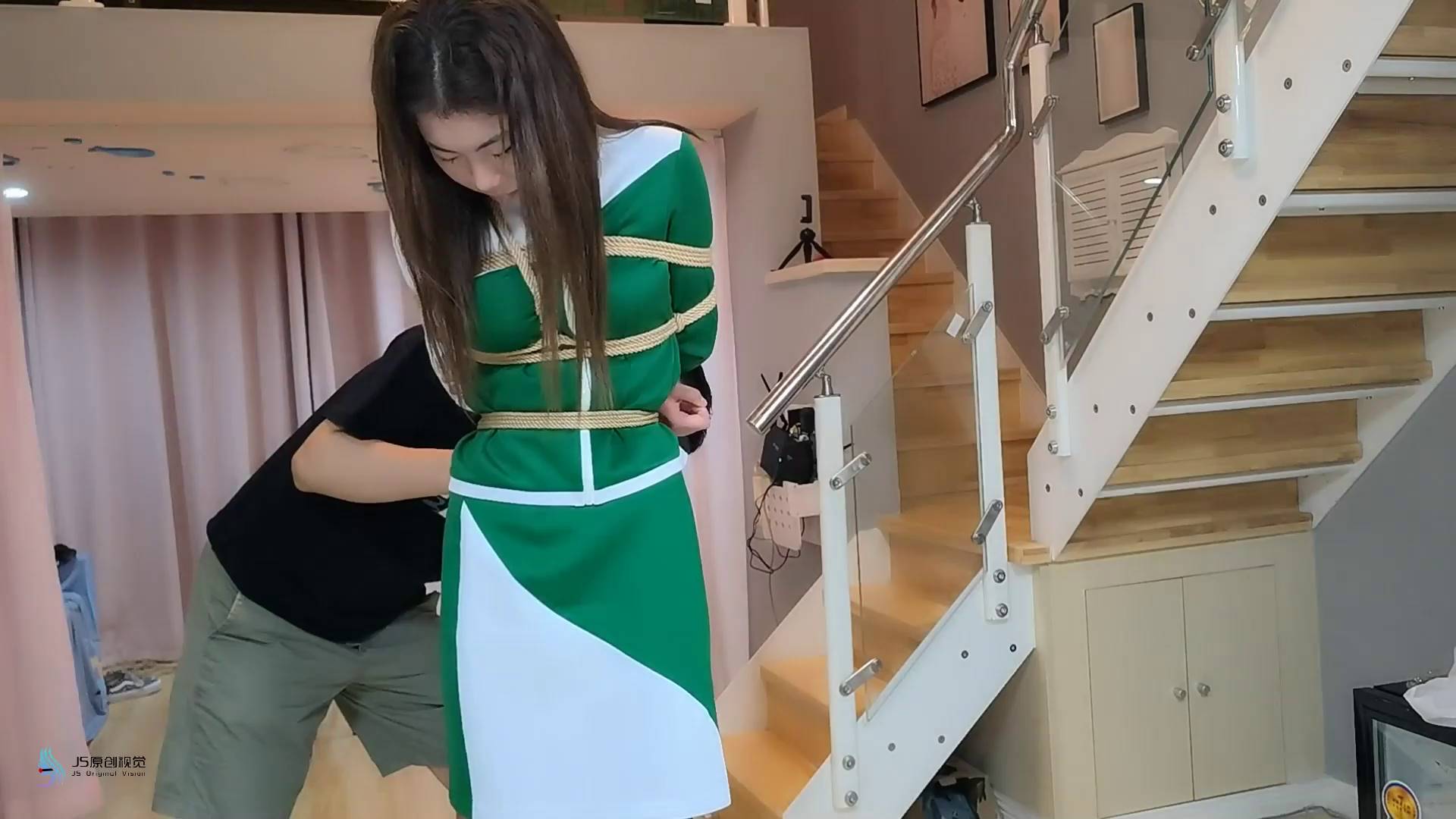 43c4f6d27f6f5993f73a145ab00c9870