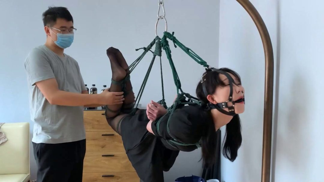 妹子极限驷马 吊缚堵嘴sptk-4